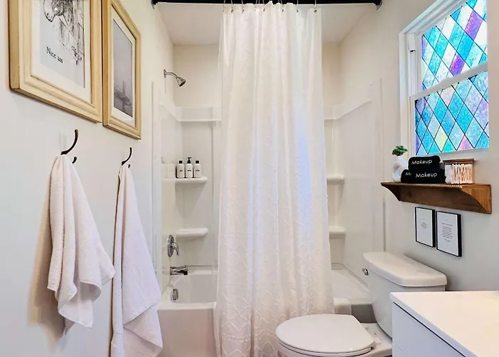 Holiday home Mins To Stadiums - Spacious & Elegant
