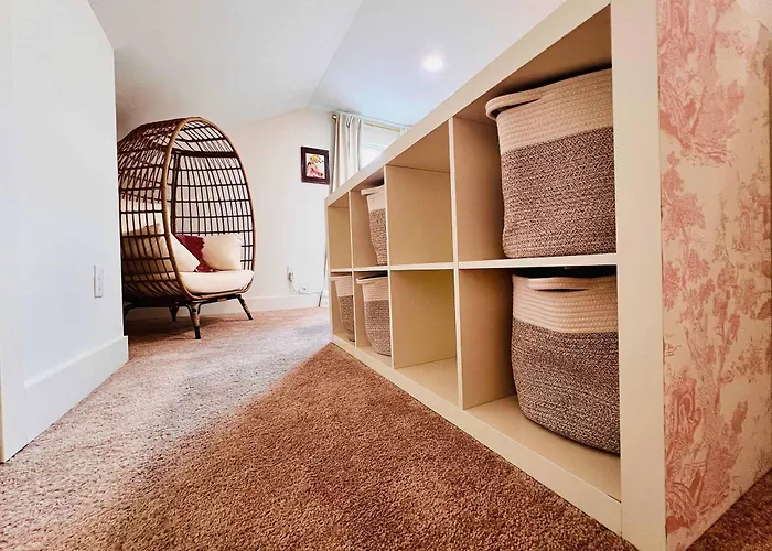 Holiday home Mins To Stadiums - Spacious & Elegant